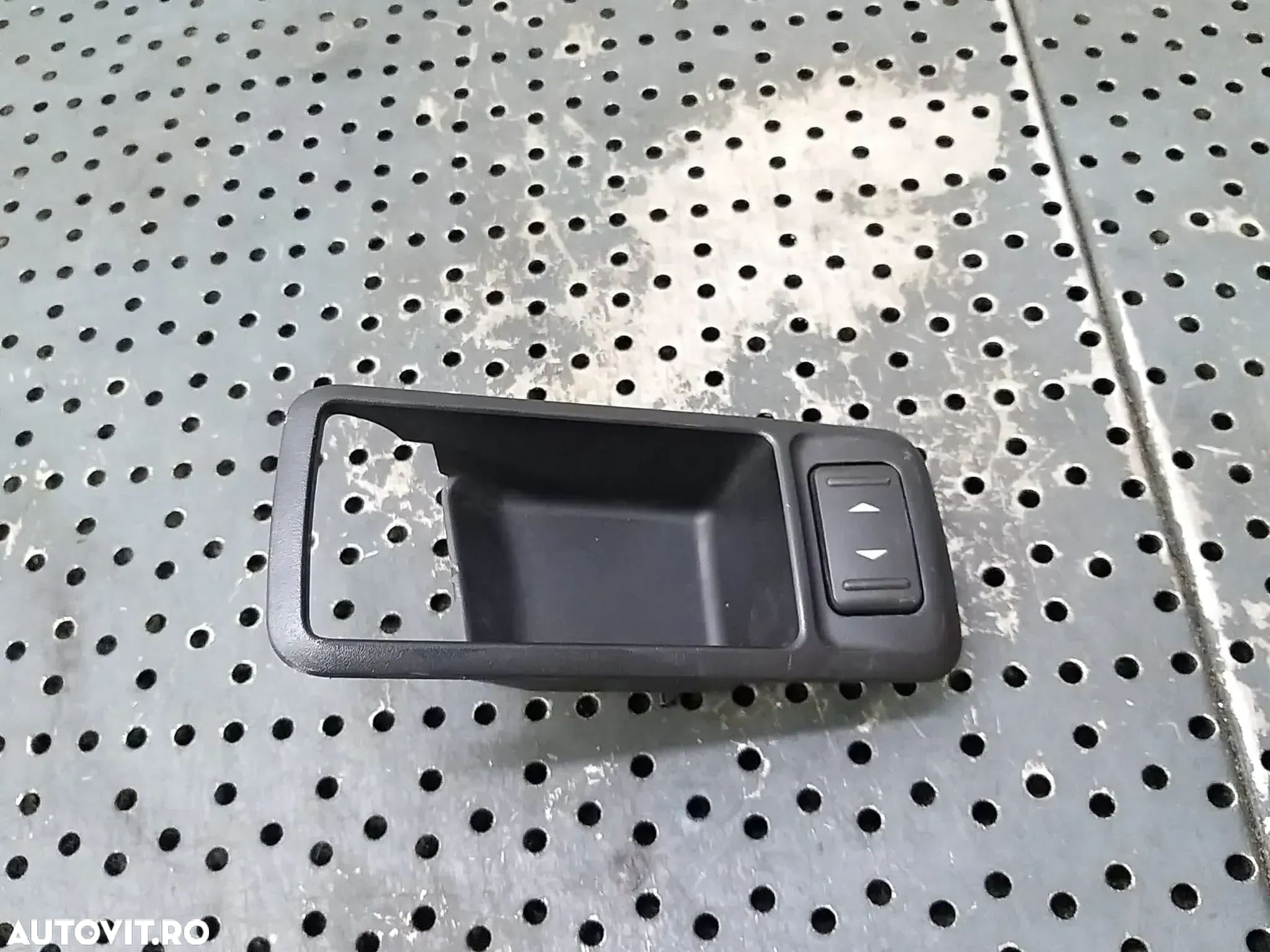 Buton geam electric stanga spate ford c max 10628510 - 1