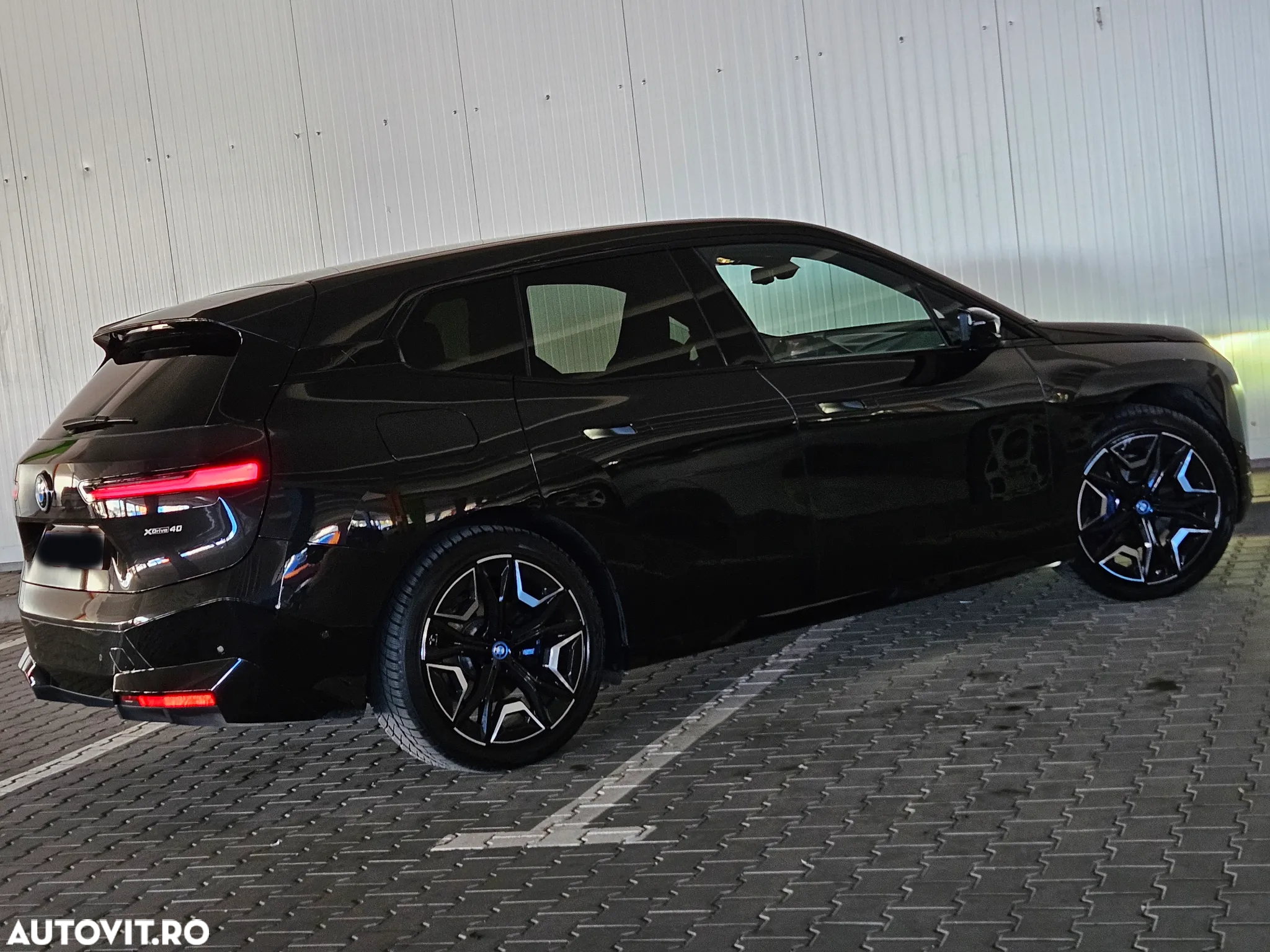 BMW iX xDrive40 - 12