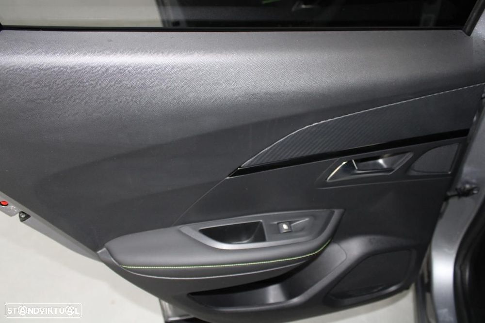 Peugeot e-2008 50 kWh GT - 13