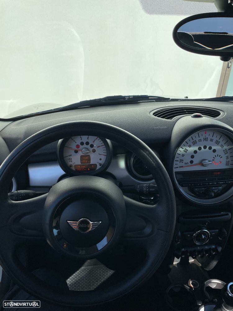 MINI 3 Portas One D - 15