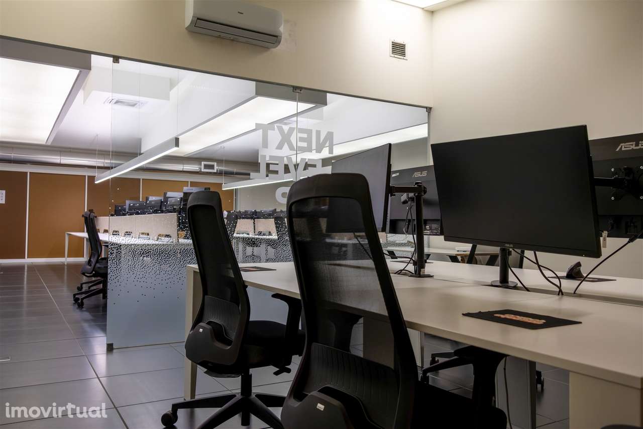 Amplo Escritório de 547m² em Vila Nova de Gaia - Grande imagem: 2/30