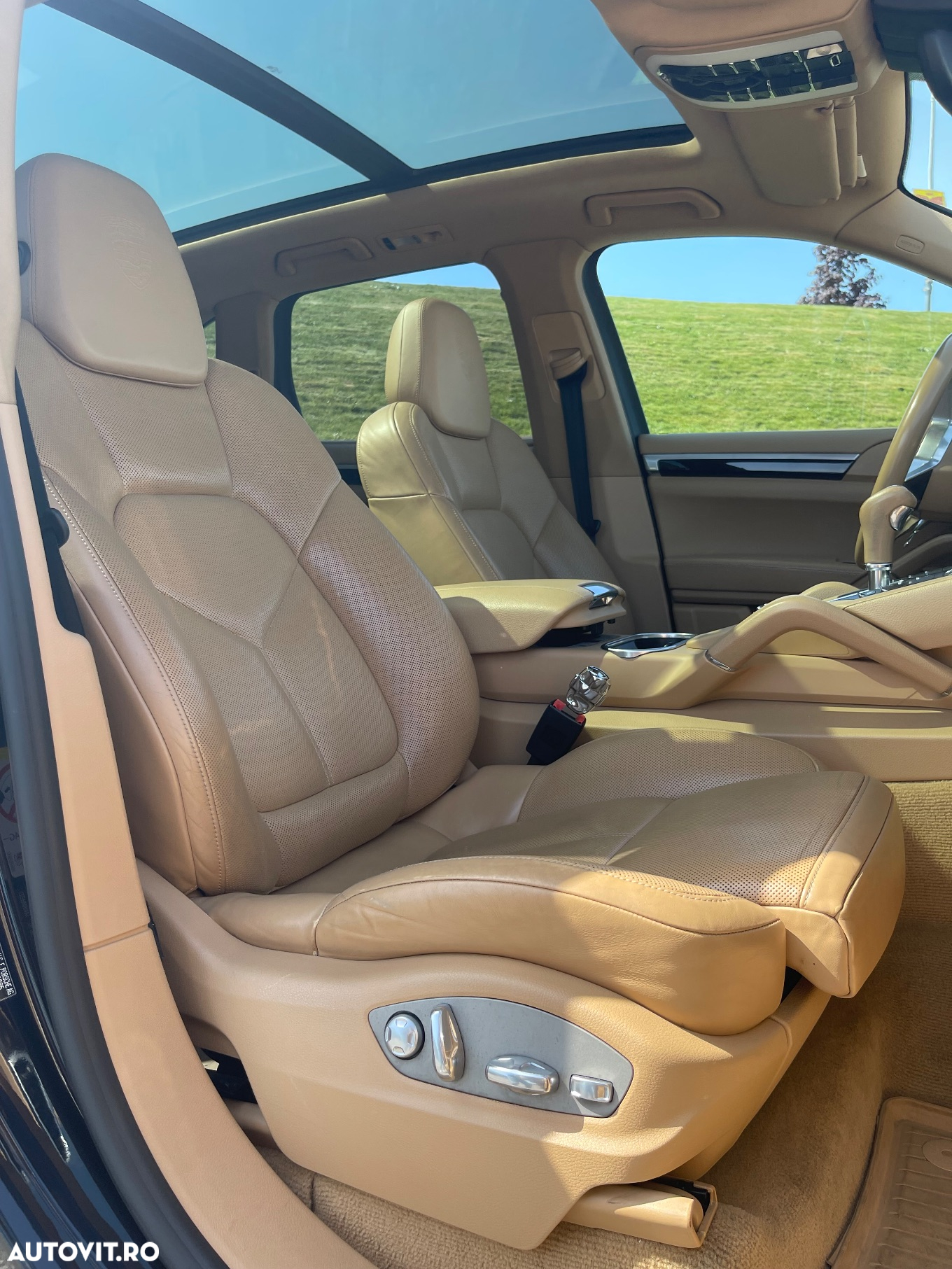 Porsche Cayenne 3.0 L - 8
