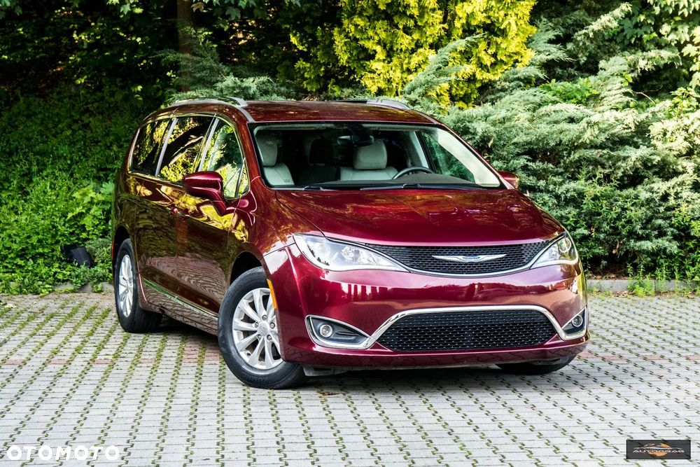 Chrysler Pacifica - 2