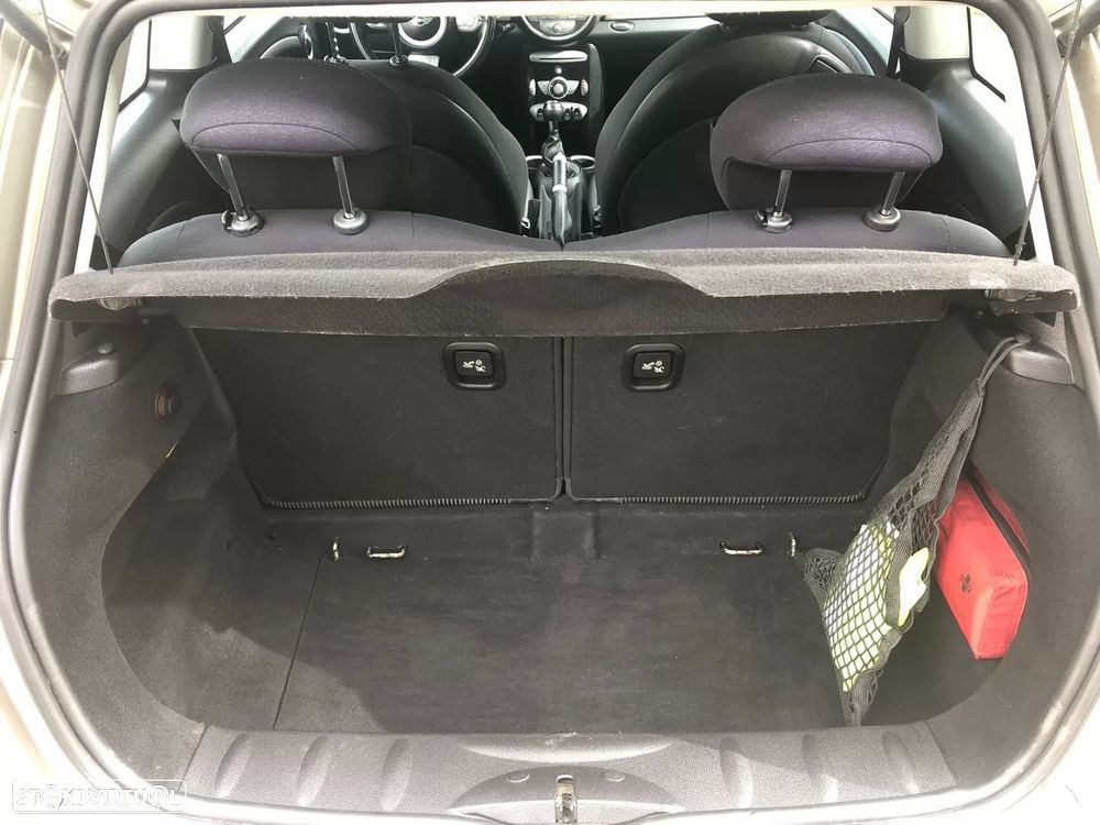 MINI 3 Portas Cooper D - 36