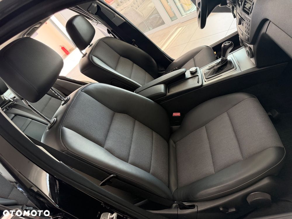 Mercedes-Benz Klasa C 280 4Matic Automatik Avantgarde - 23