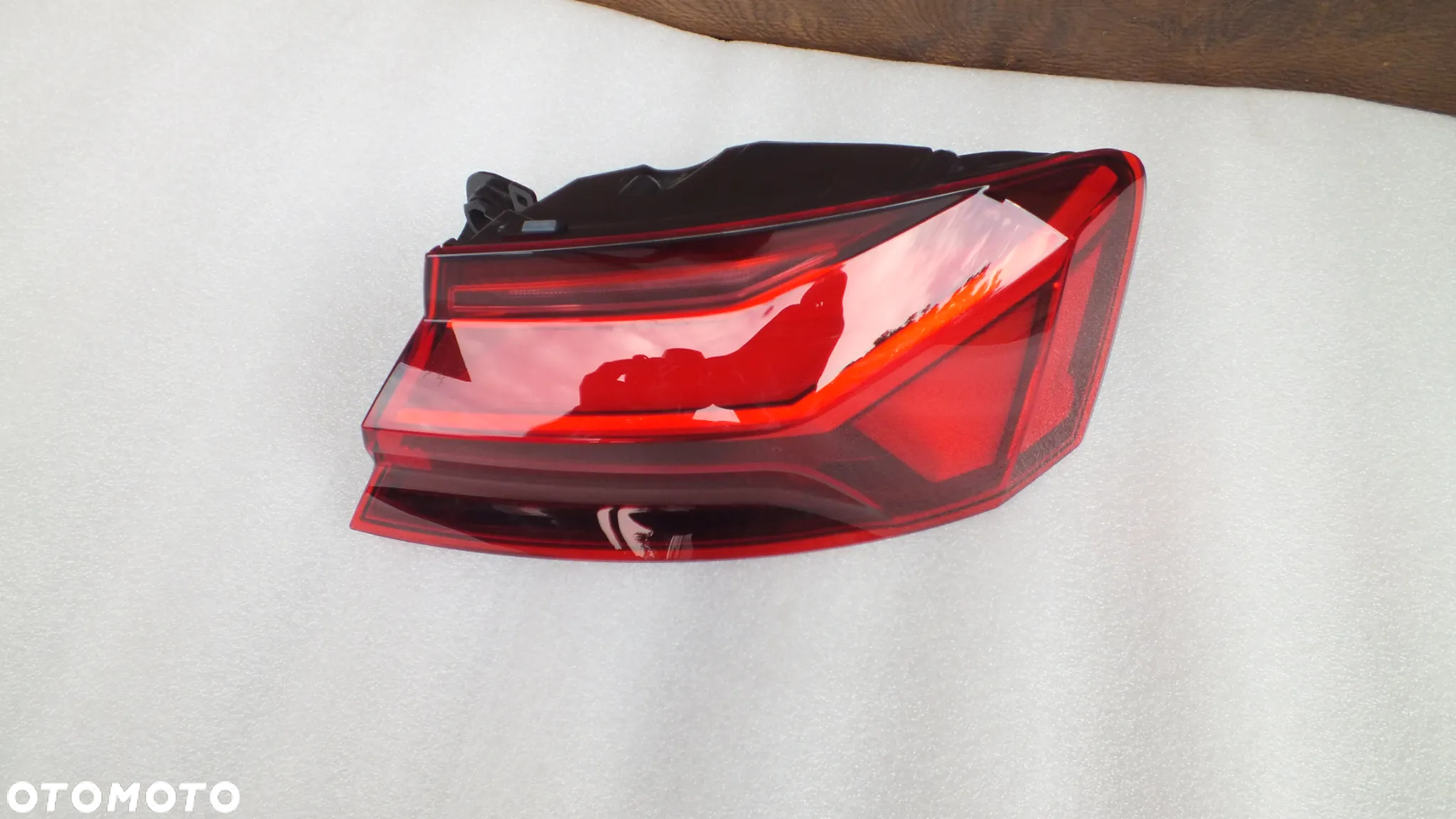 Lampa tylna prawa Audi A5 8W6 945 092 AA - 2