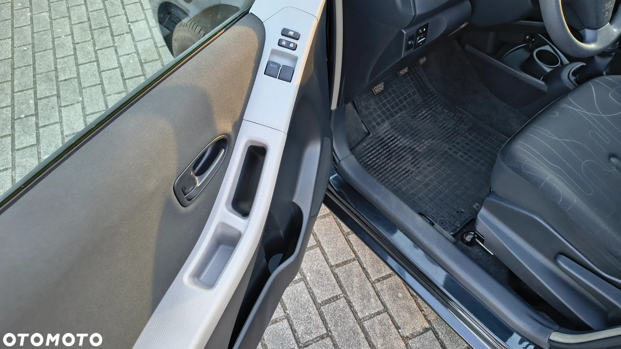 Toyota Yaris 1.0 Active - 10