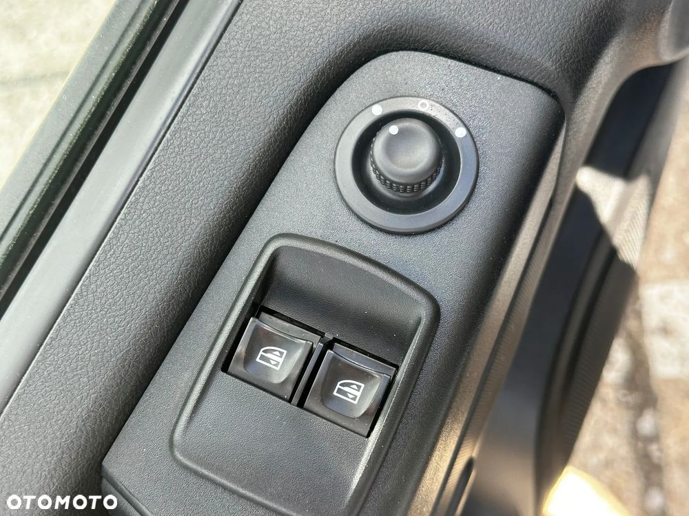 Renault Trafic - 25