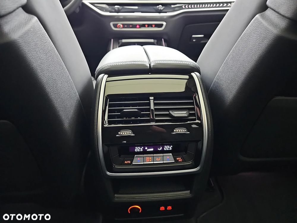 BMW X7 - 23