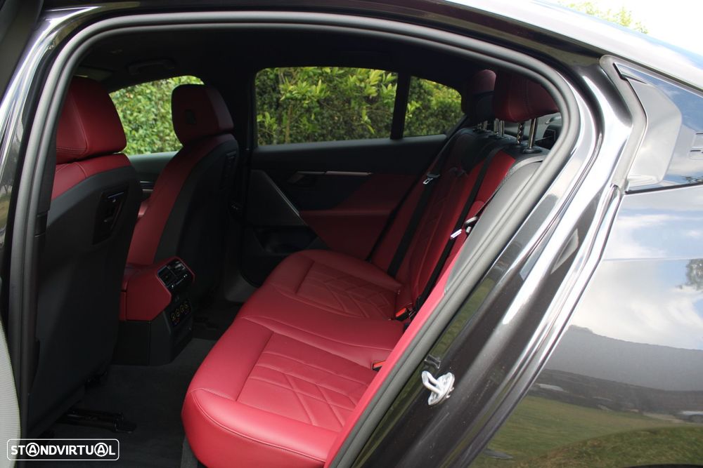 BMW i5 eDrive40 Pack Desportivo M - 13