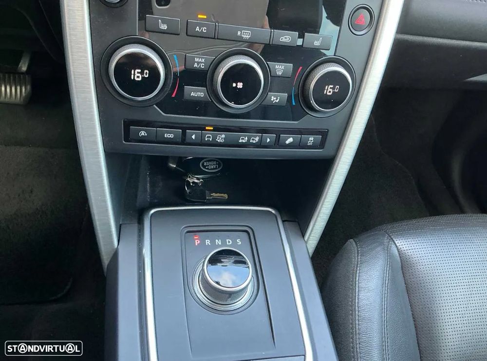 Land Rover Discovery Sport 2.0 TD4 SE Auto - 17