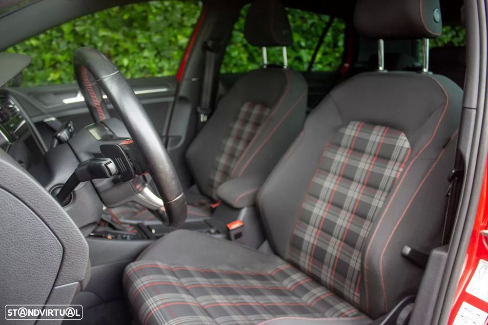 VW Golf 2.0 TSi GTi DSG Performance - 13