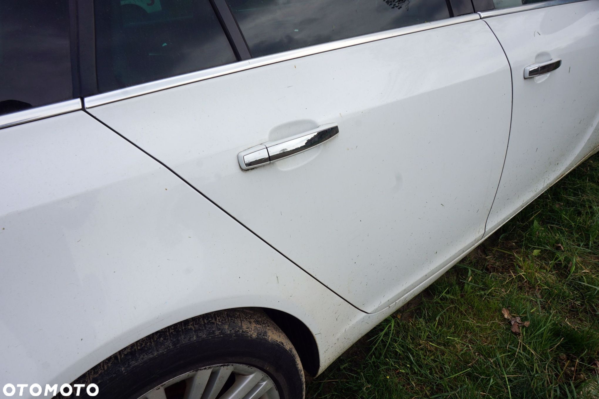 DRZWI TYLNE PRAWE INSIGNIA A I KOMBI Z40R  BIAŁY OPEL 2008-2013 - 2