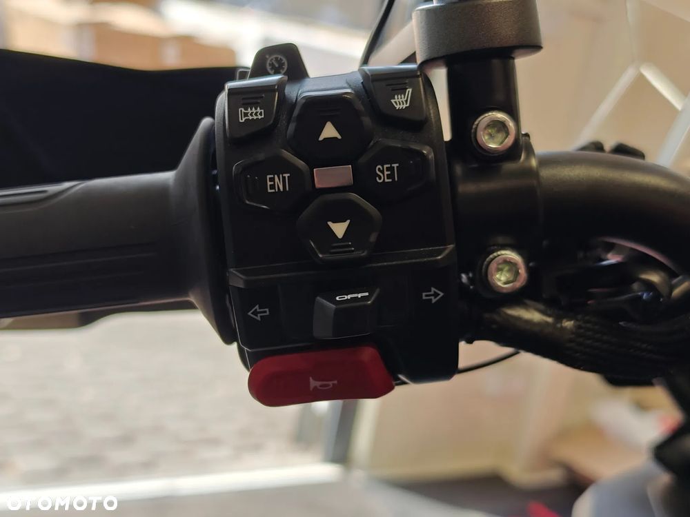 QJMOTOR 900 S - 10