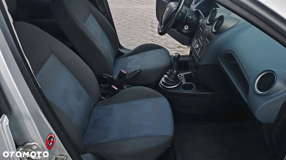 Ford Fiesta - 20