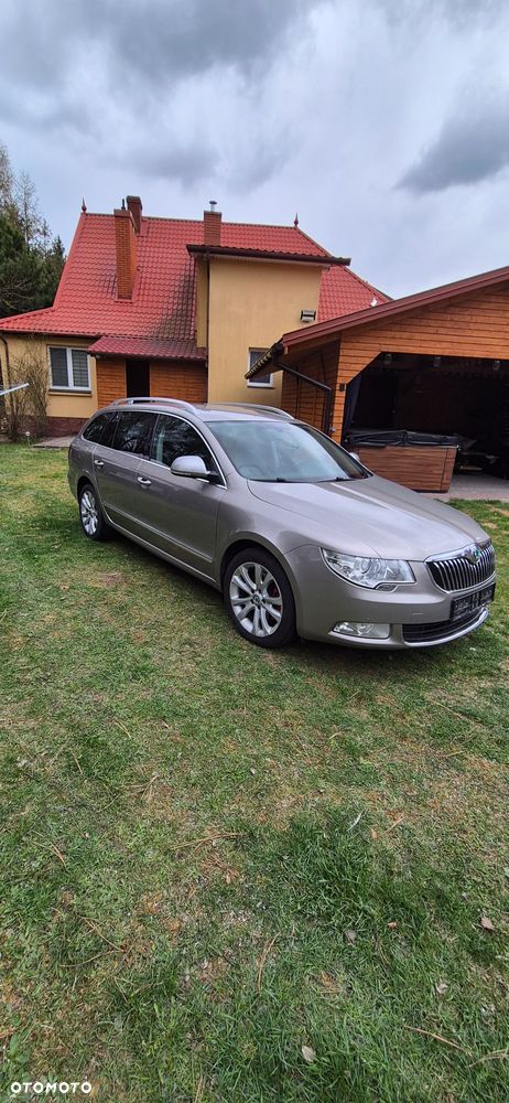 Skoda Superb 2.0 TDI DPF Elegance - 1