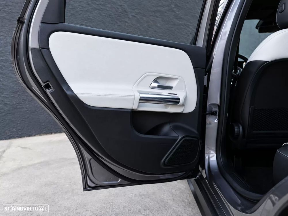 Mercedes-Benz B 250 e AMG Line - 34