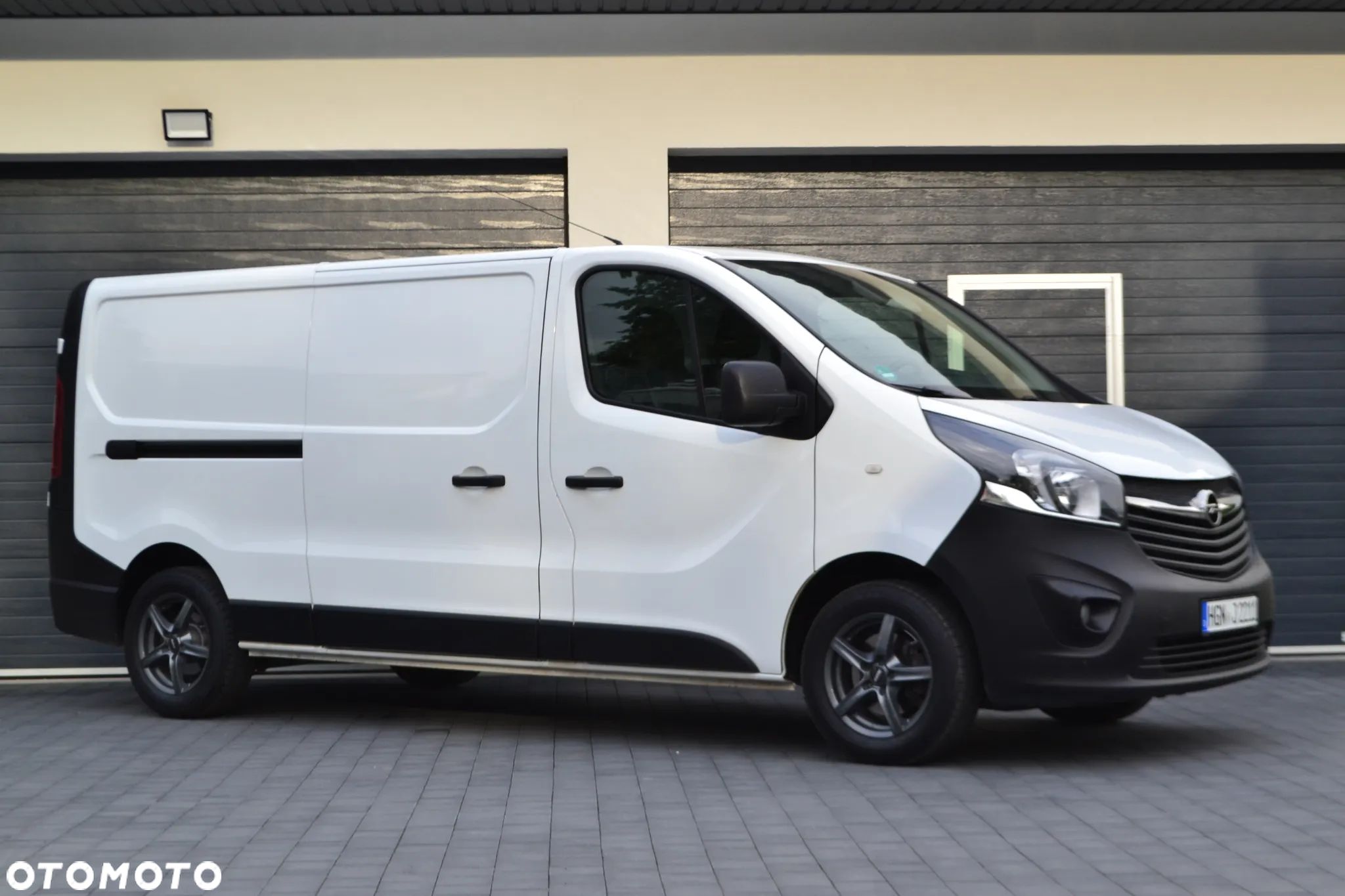 Renault TRAFIC LONG - 1
