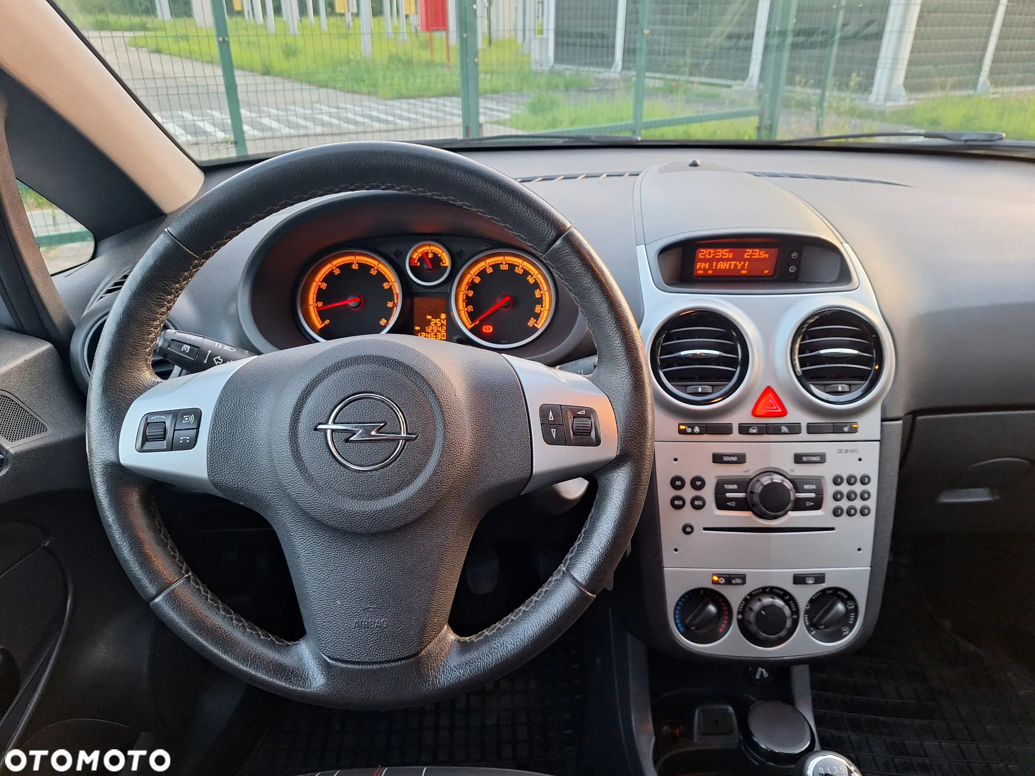 Opel Corsa 1.4 16V Edition 150 - 14