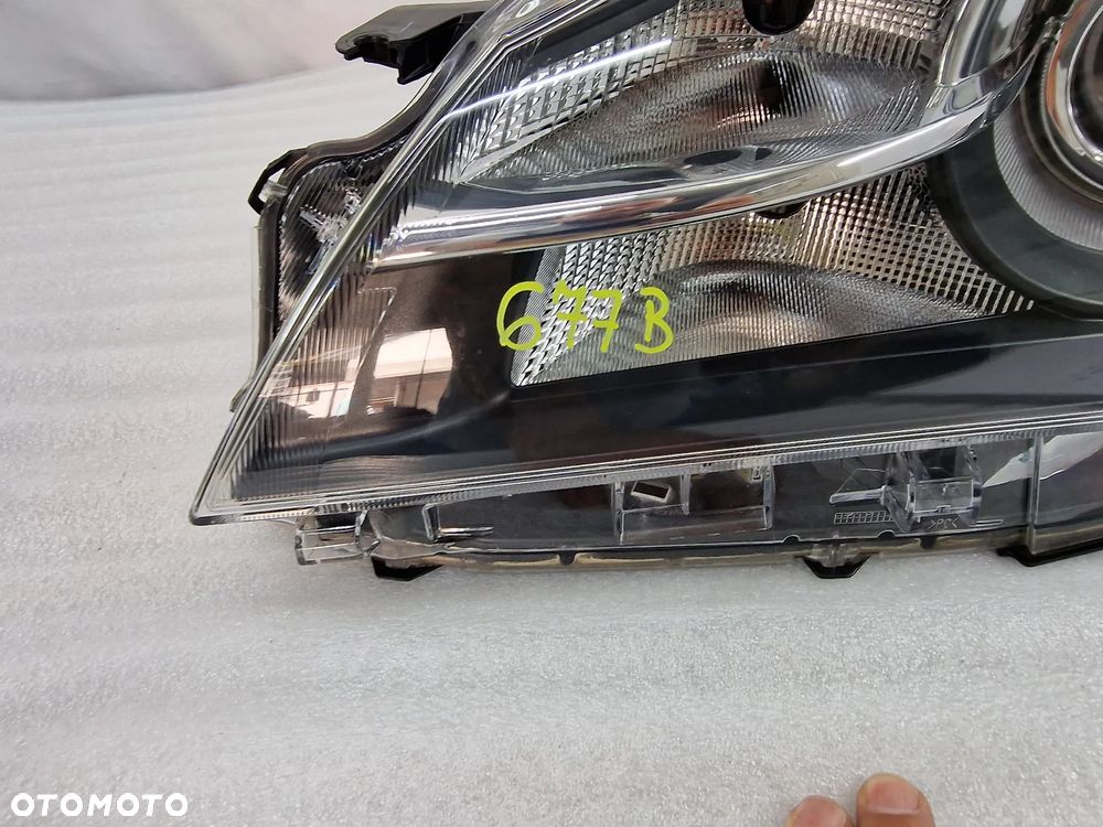 TOYOTA YARIS 3 III LIFT 14- KOMPLET LAMP PRZEDNICH PRZÓD LEWA + PRAWA , SOCZEWKA , NR AUKCJI LA677 - 19