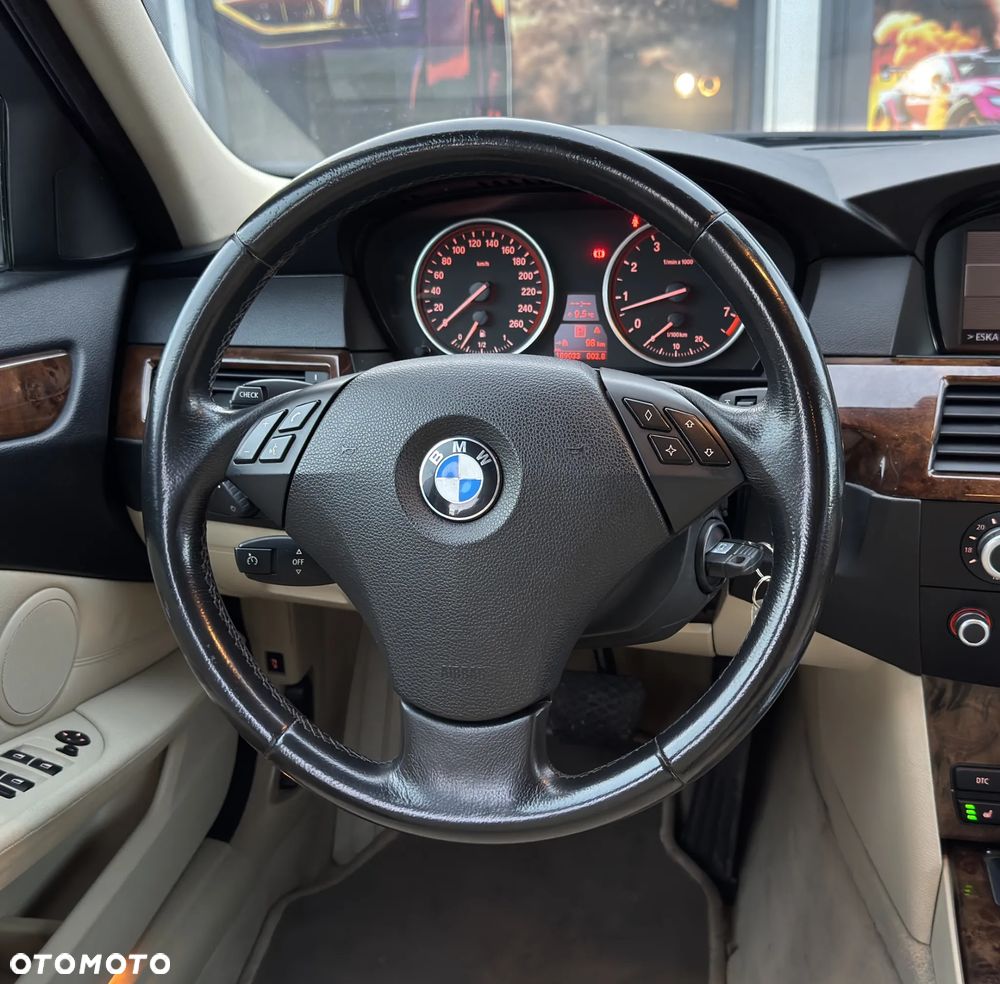 BMW Seria 5 525i Edition Exclusive - 30