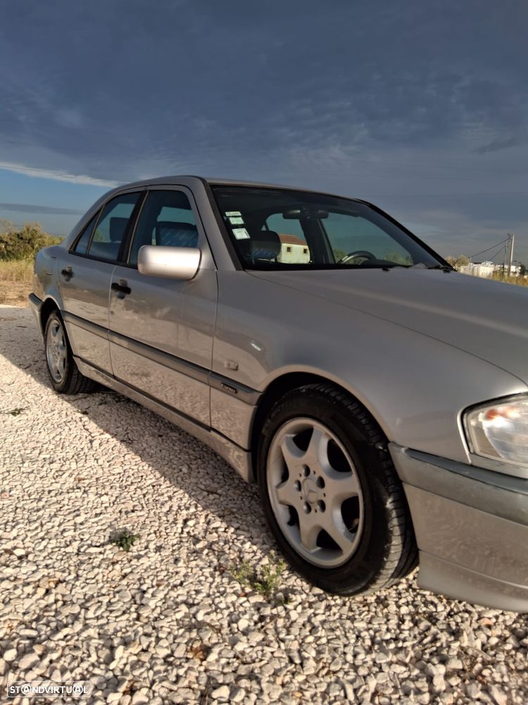 Mercedes-Benz 220 - 3