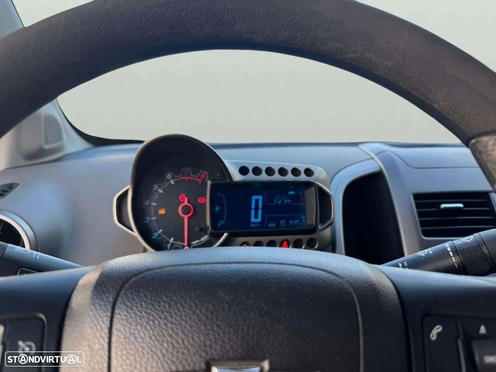 Chevrolet Aveo 1.2 LT - 13