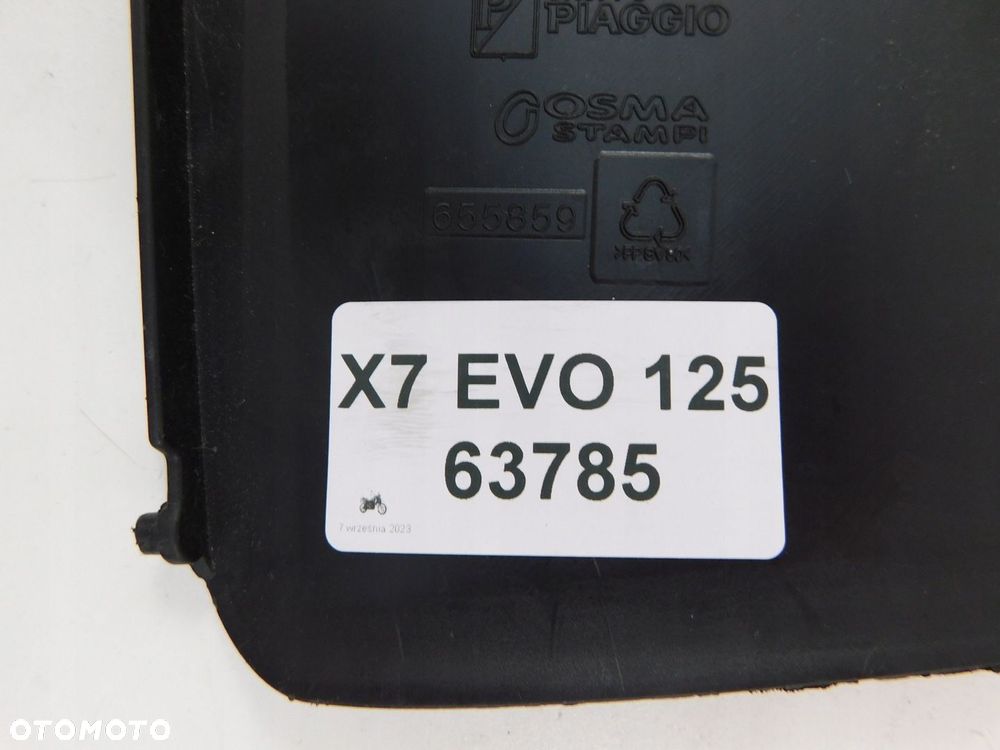 PIAGGIO X7 EVO 125 KLAPKA ZAŚLEPKA LEWA - 4