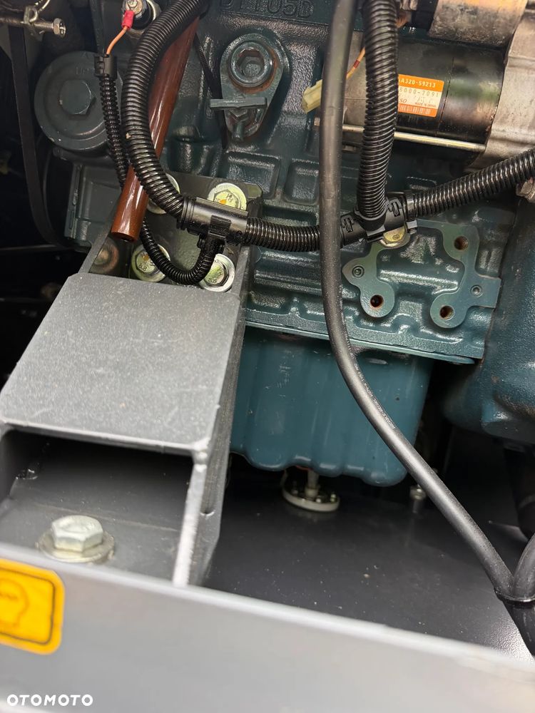 Atlas Copco QES 9 Agregat Prądotwórczy Generator prądu Wyciszony.  2018 rok. Silnik KUBOTA 3 cylindry. Agregat do pracy ciągłej. 2 x 400 VOLT oraz 230. Agregat w Bardzo ładnym stanie jak z Salonu. Sprowadzony z Norwegii. Agregat posiada bardzo dużo zabezpieczeń prądowych. Bezpieczna maszyna! Prądnica MECCALTE ECP3 1L4 najlepsza marka światowa! OKAZJA TANIO Profesjonalny przemysłowy sprzęt! Dokumenty inst. obsługi - 18
