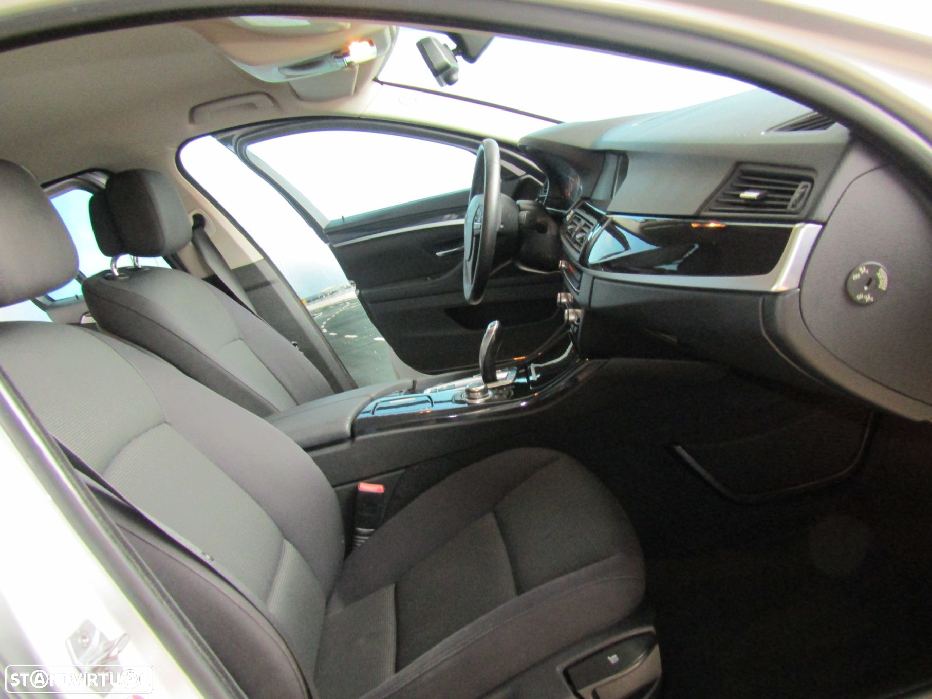 BMW 520 d Exclusive Auto 129g - 10