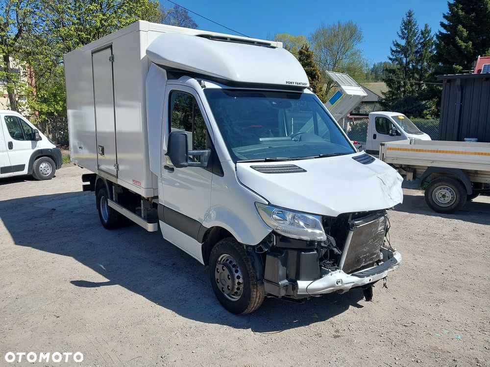 Mercedes-Benz Sprinter - 2