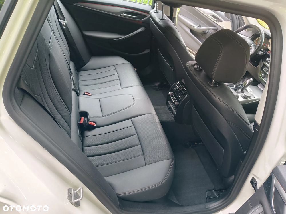 BMW Seria 5 520d mHEV - 13