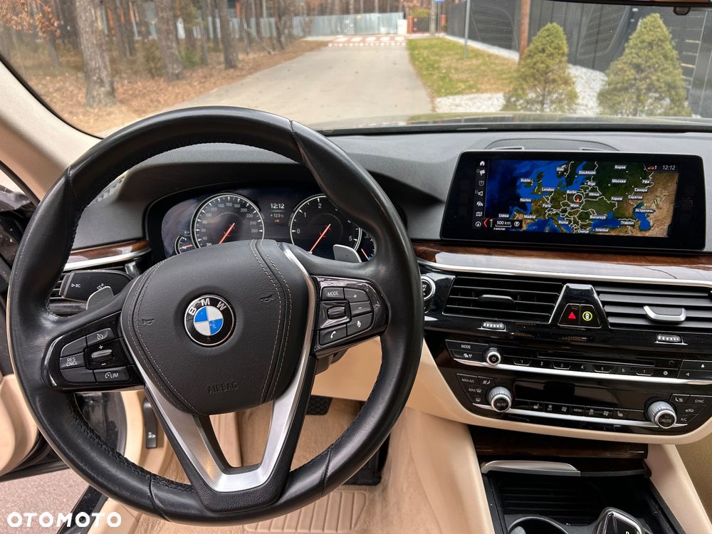 BMW Seria 5 520d Luxury Line - 11