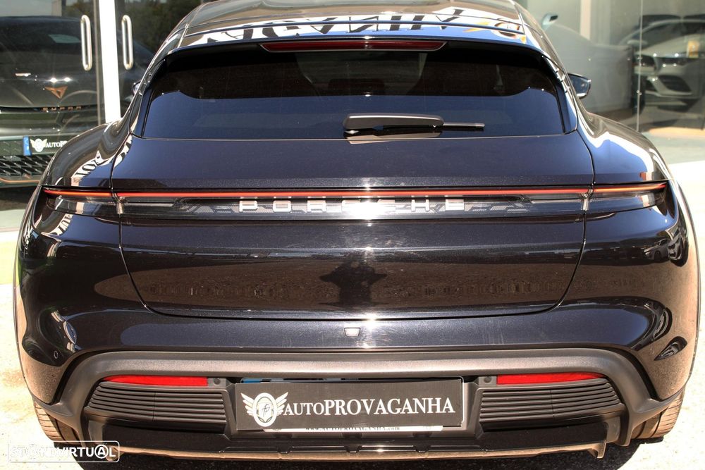 Porsche Taycan Cross Turismo - 40