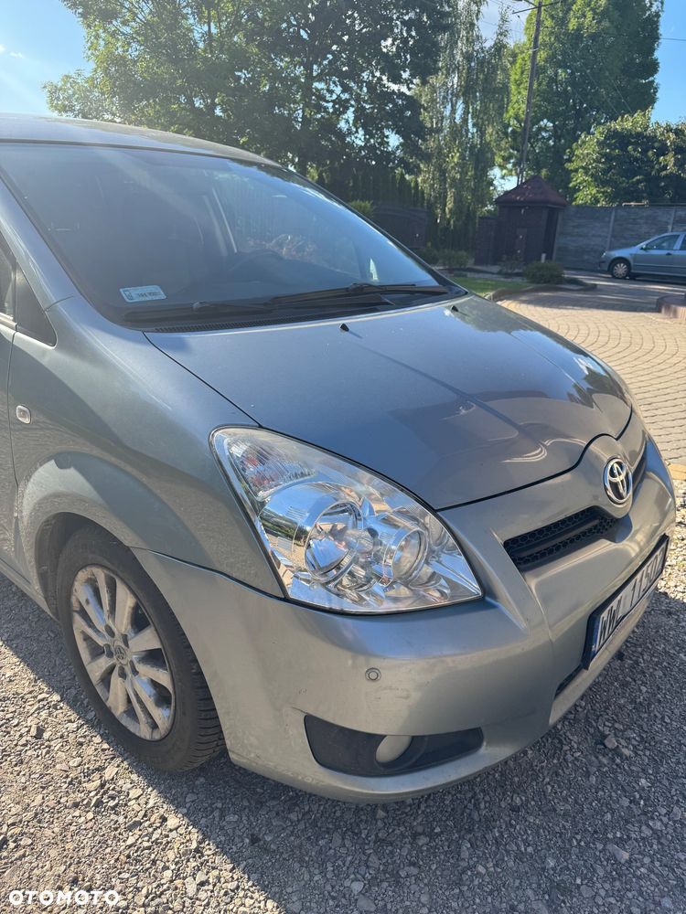 Toyota Corolla Verso 2.2 D-4D - 8