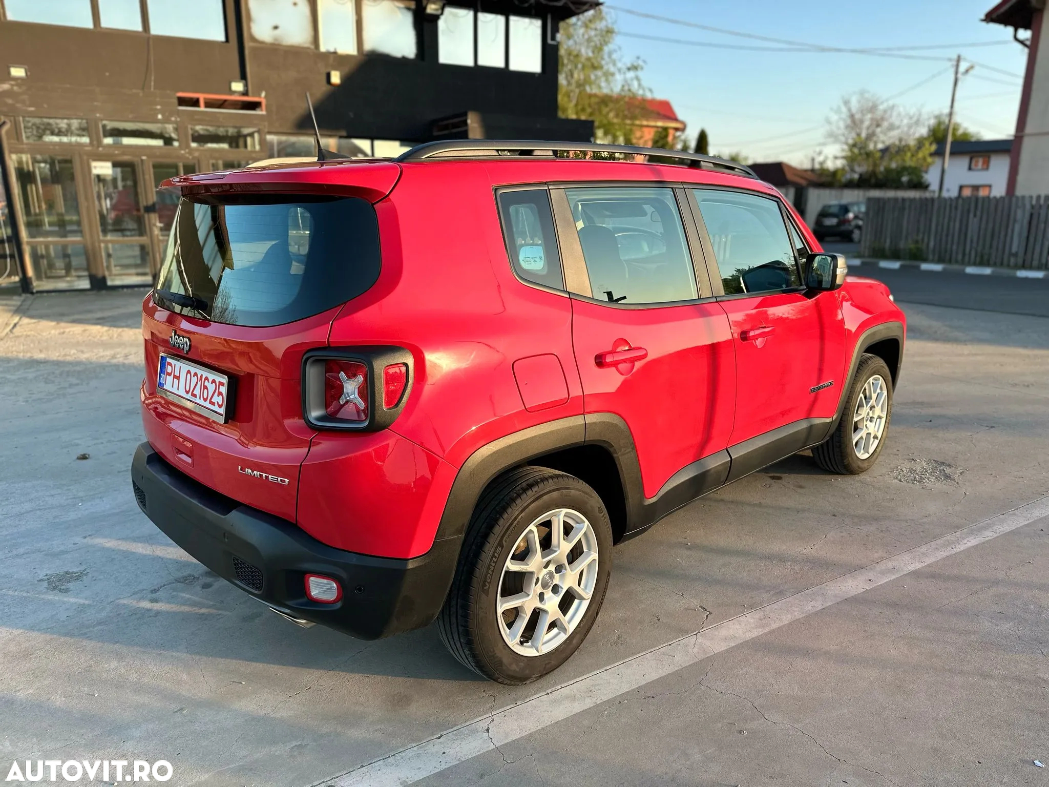 Jeep Renegade 1.3 T-GDI 4xe PLUG-IN Hybrid Automatik (RED) - 4