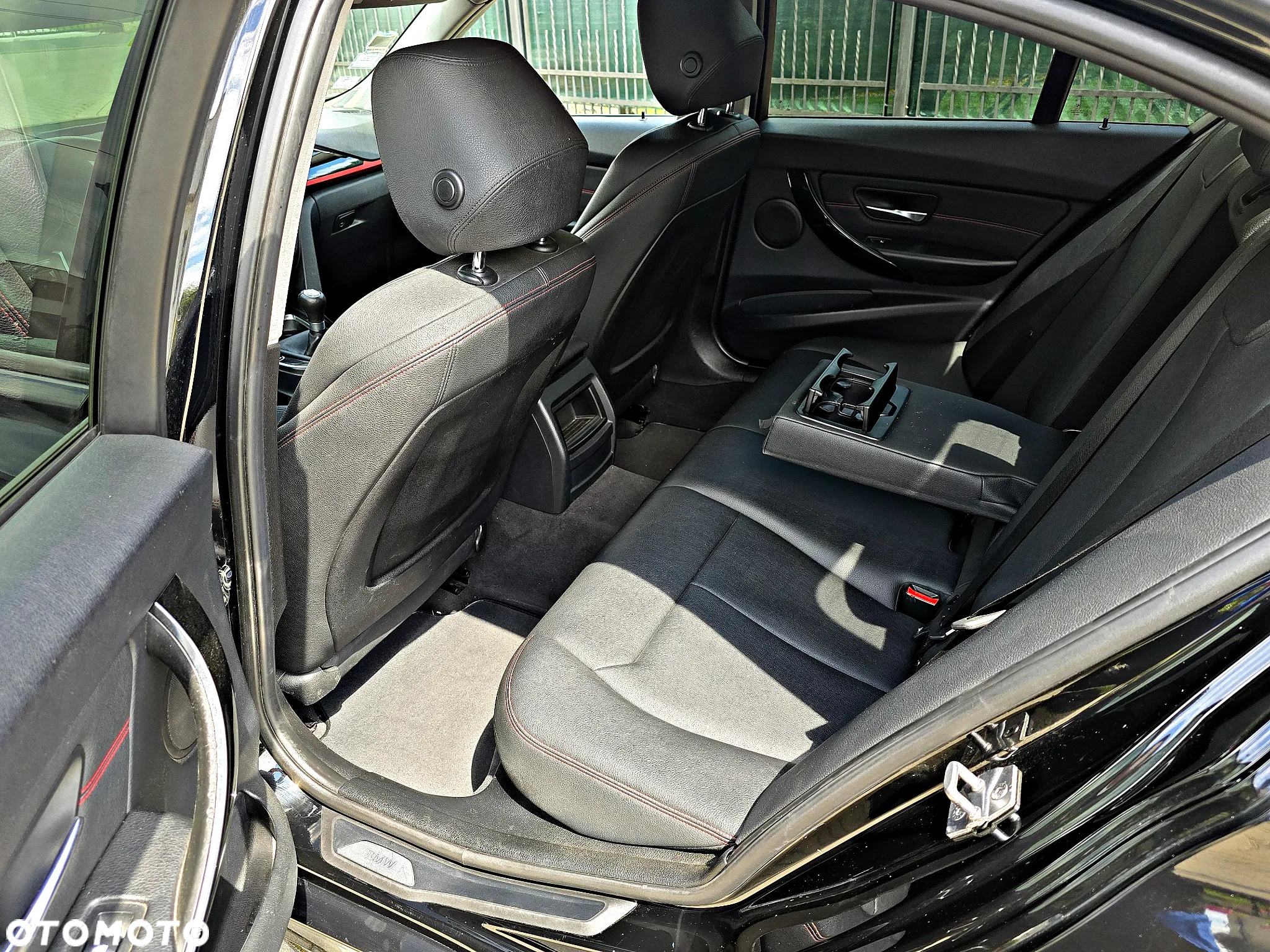 BMW Seria 3 320d Sport Line - 28