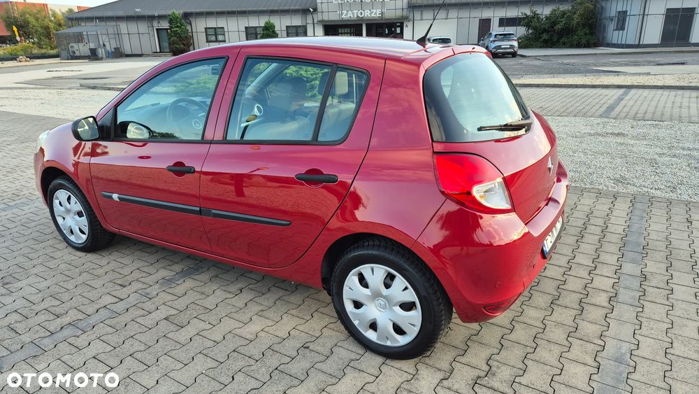Renault Clio 1.2 16V Authentique - 15