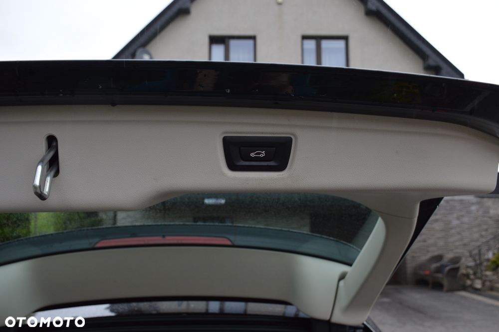 BMW Seria 3 320d MHEV Sport Line - 34