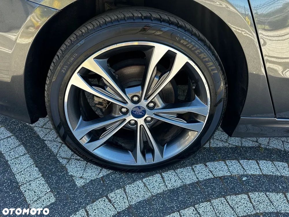 Ford Mondeo 2.0 EcoBoost Titanium - 29