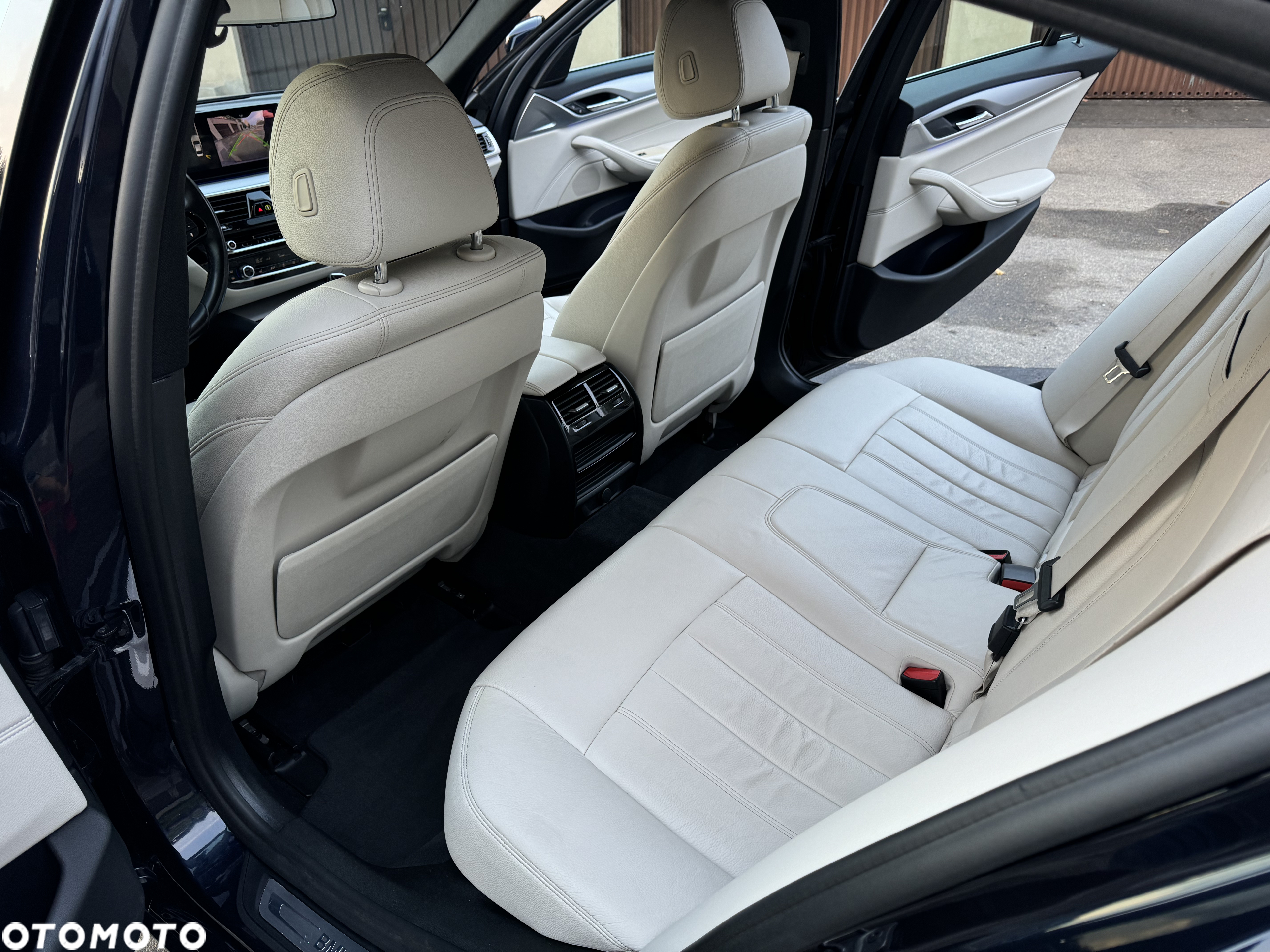 BMW Seria 5 520d - 12