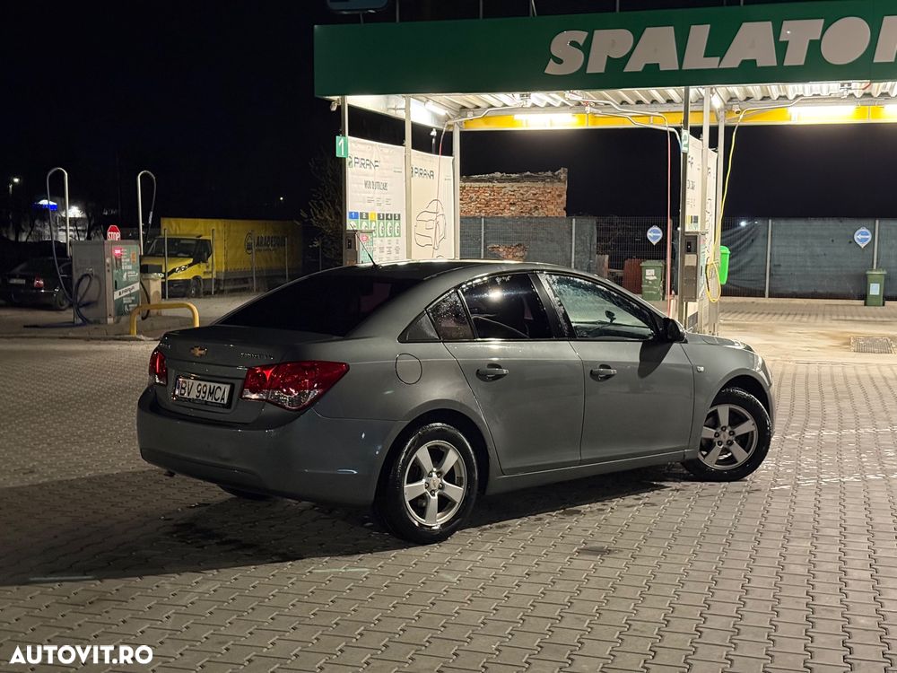 Chevrolet Cruze 1.6 Ecotec LS+ - 2