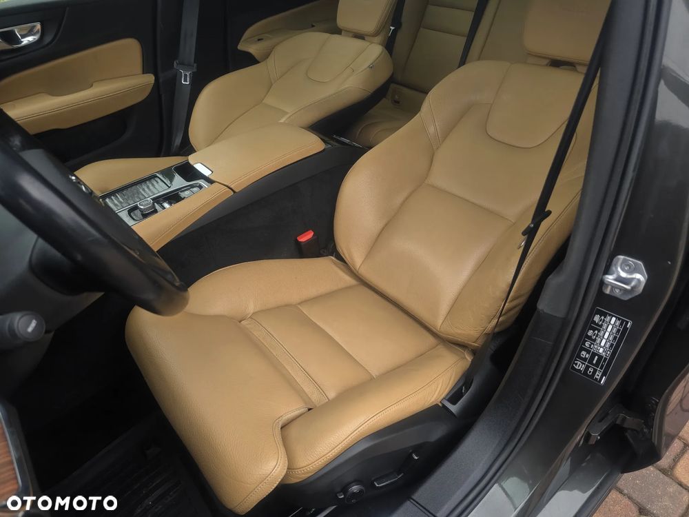 Volvo V60 T8 AWD Plug-In Hybrid Inscription - 28