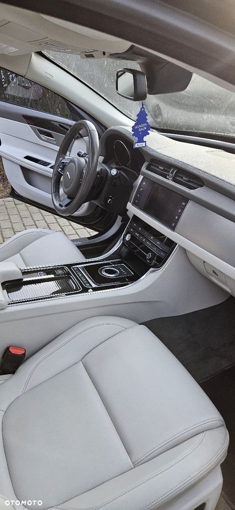 Jaguar XF 3.0 V6 Prestige - 20