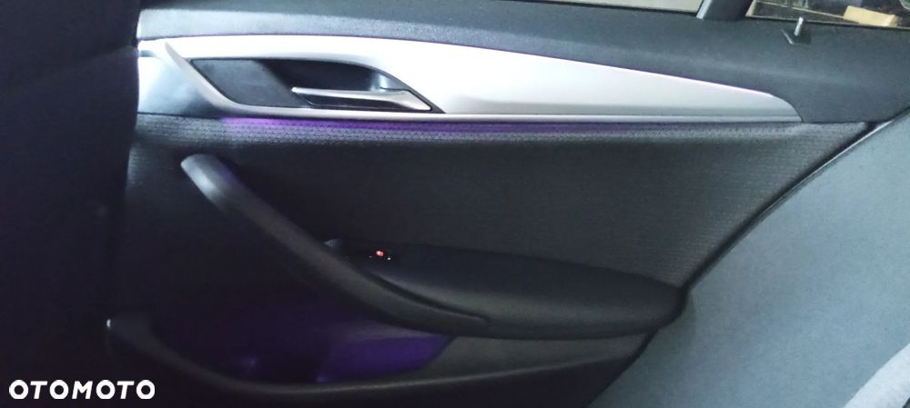 BMW Seria 5 520d Sport Line - 23