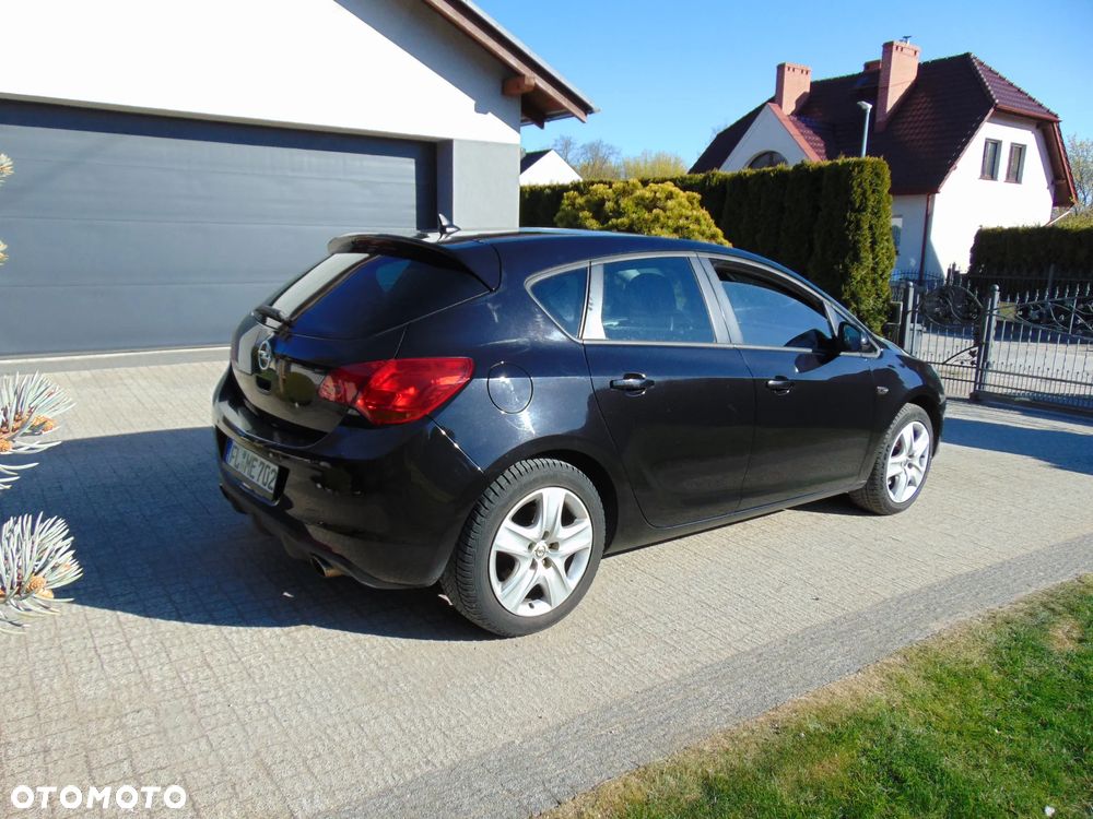 Opel Astra 1.6 Turbo - 5