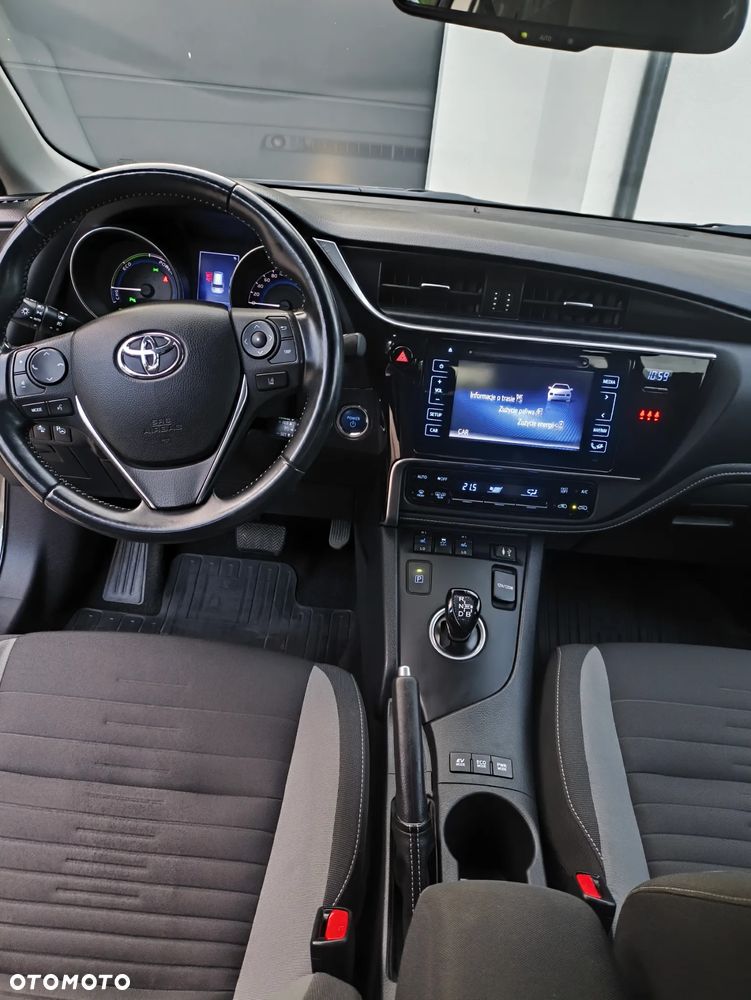 Toyota Auris Hybrid 135 Prestige - 7