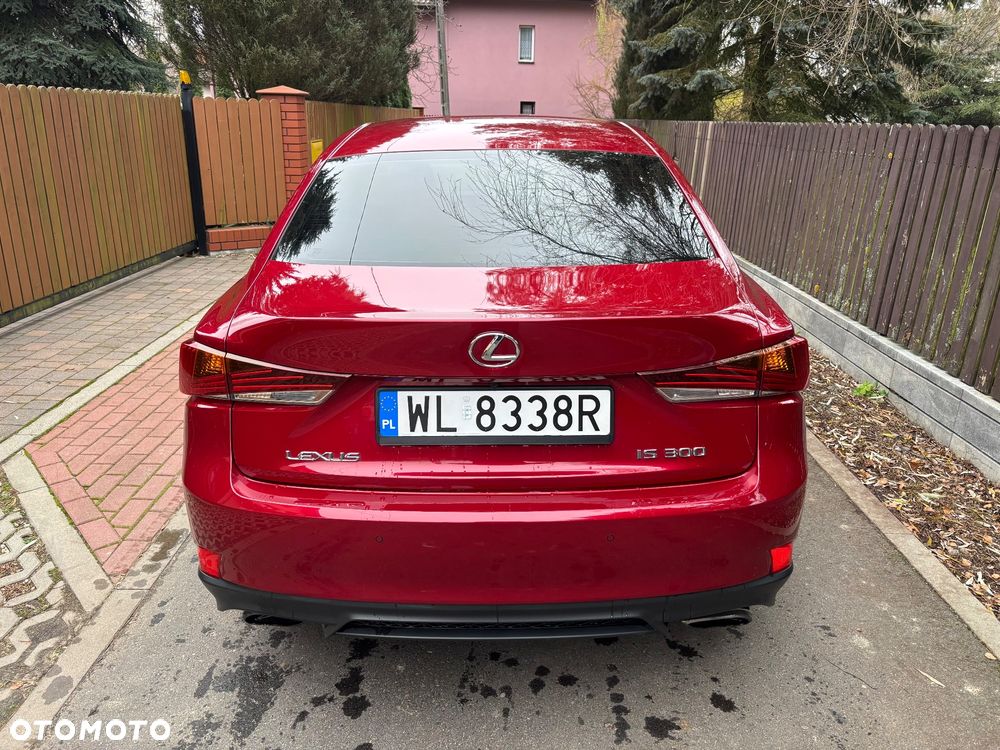 Lexus IS 200t / 300 F Sport - 12