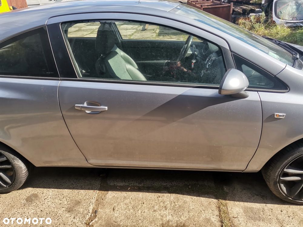 Drzwi PRAWE OPEL CORSA D 3d 06-14 Oryginał kod Z163