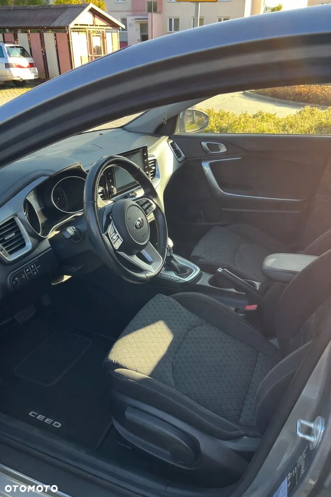 Kia Ceed - 13